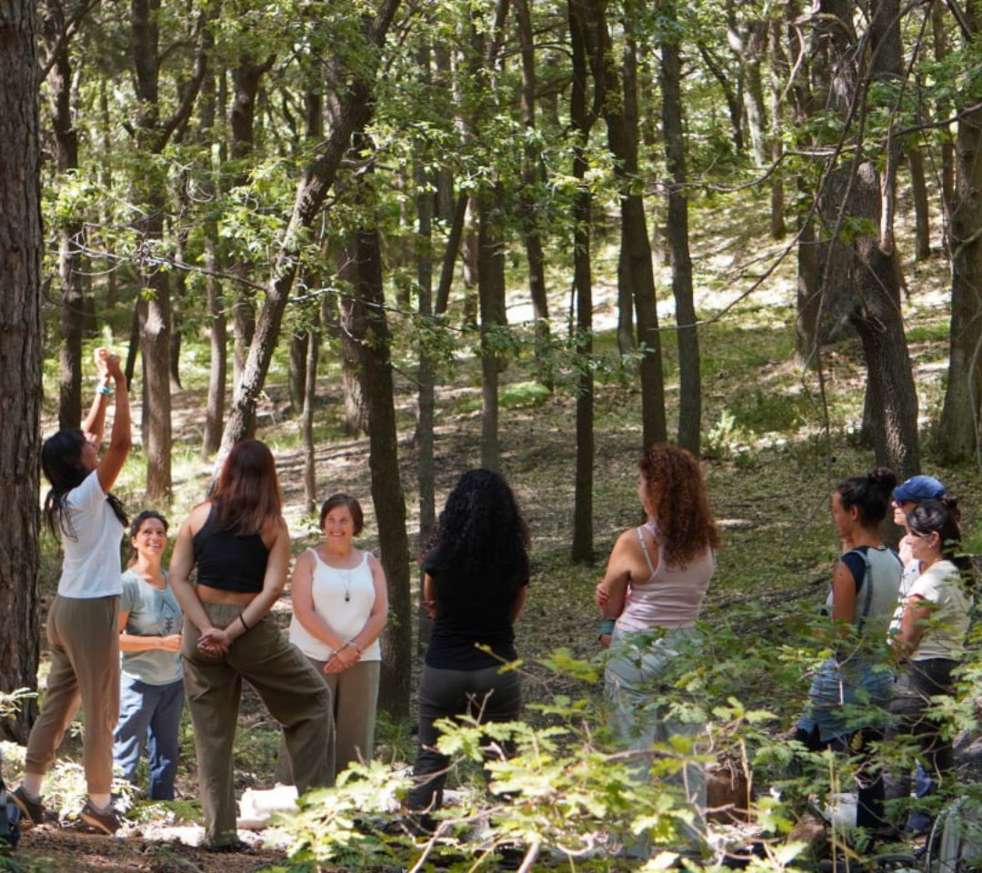 Gruppo in natura con Luciana